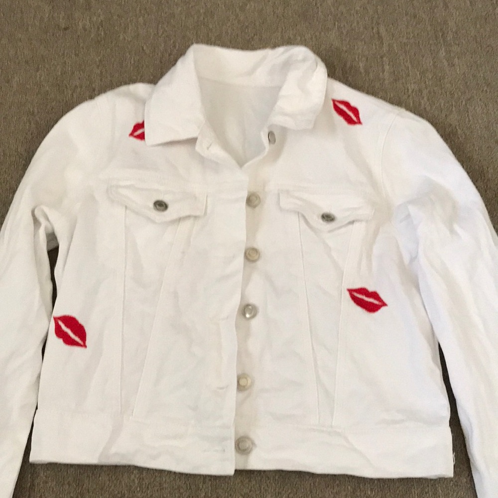Embroidered denim jacket